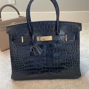 Reserved item for
@erickovalsky